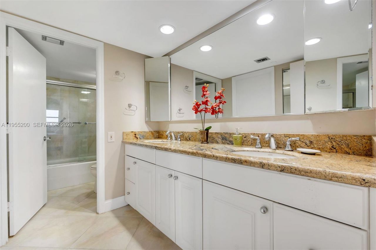 3200 Port Royale Dr N, Unit 1111, Fort Lauderdale, FL 33308 Photo