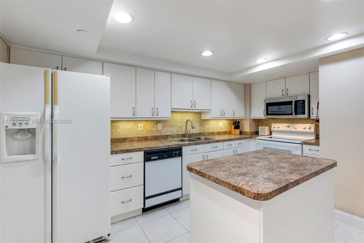 3200 Port Royale Dr N, Unit 1111, Fort Lauderdale, FL 33308 Photo