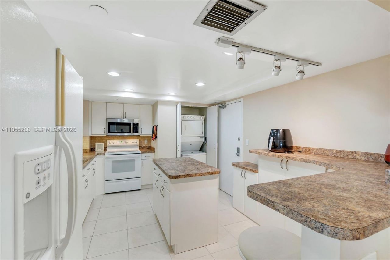 3200 Port Royale Dr N, Unit 1111, Fort Lauderdale, FL 33308 Photo