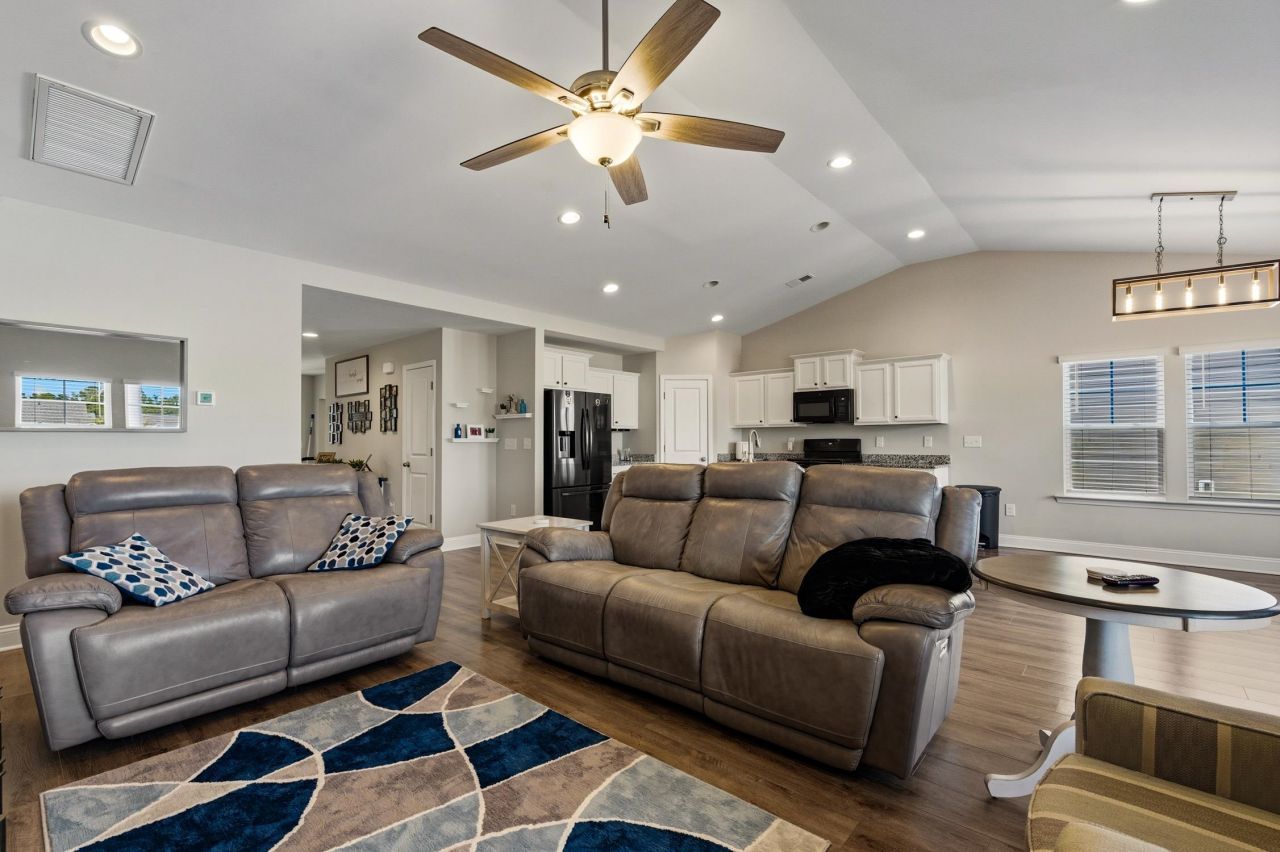 3716 Park Pointe Ave. Photo 12