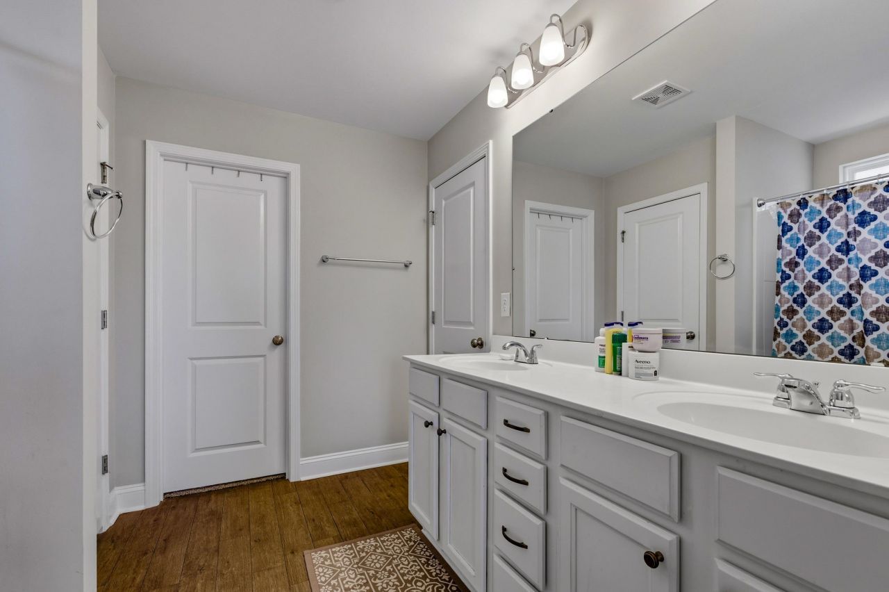 3716 Park Pointe Ave. Photo 15