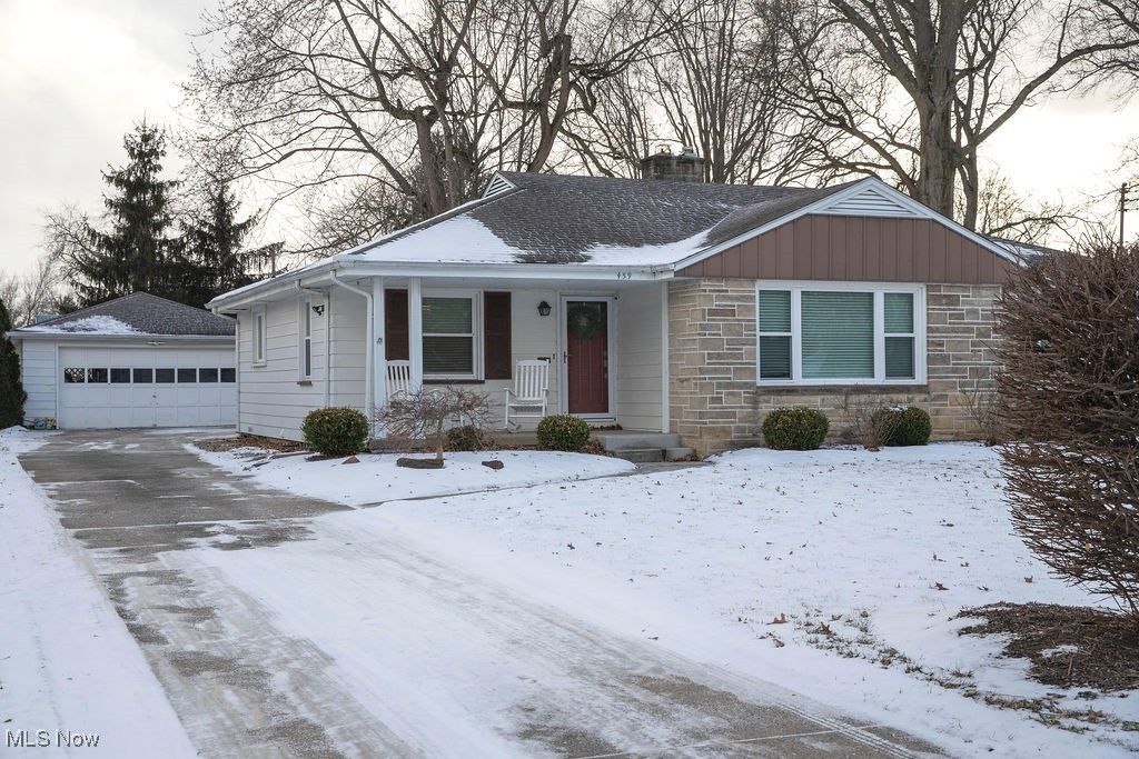 459 Wildwood Drive Youngstown, OH 44512