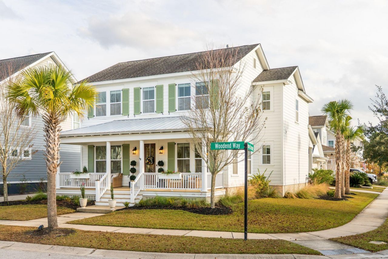 3621 Woodend Way Photo 1