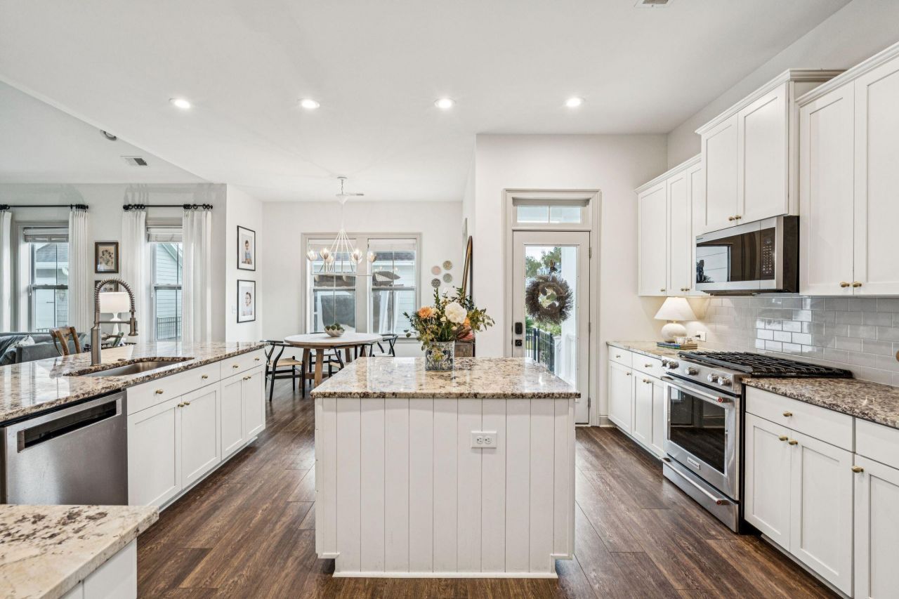 3621 Woodend Way Photo 22