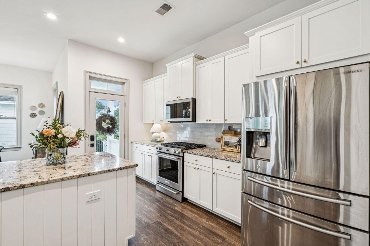 3621 Woodend Way Photo 23