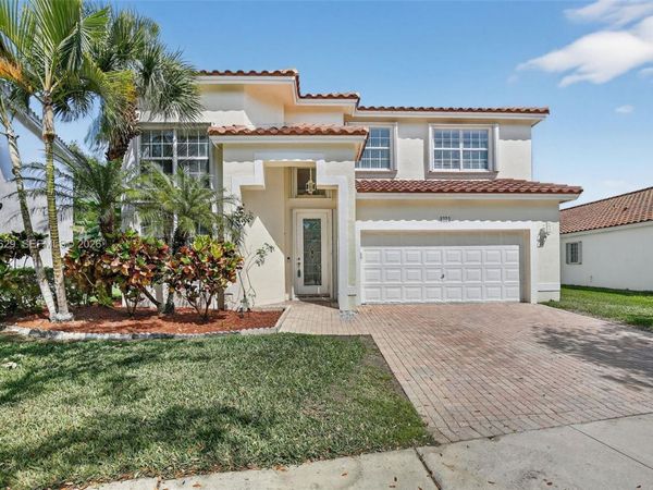 1303 NW 167th Ave, Pembroke Pines, FL 33028