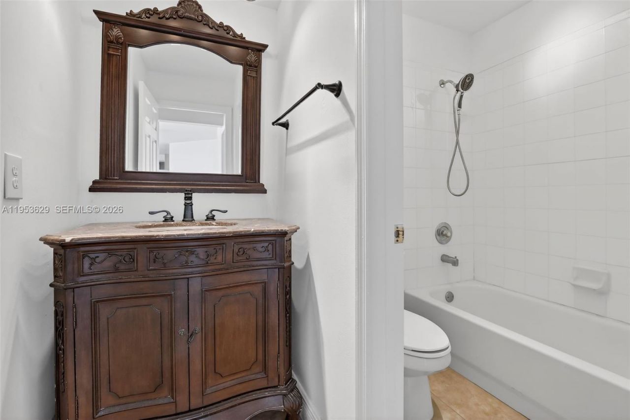 1303 NW 167th Ave, Pembroke Pines, FL 33028 Photo