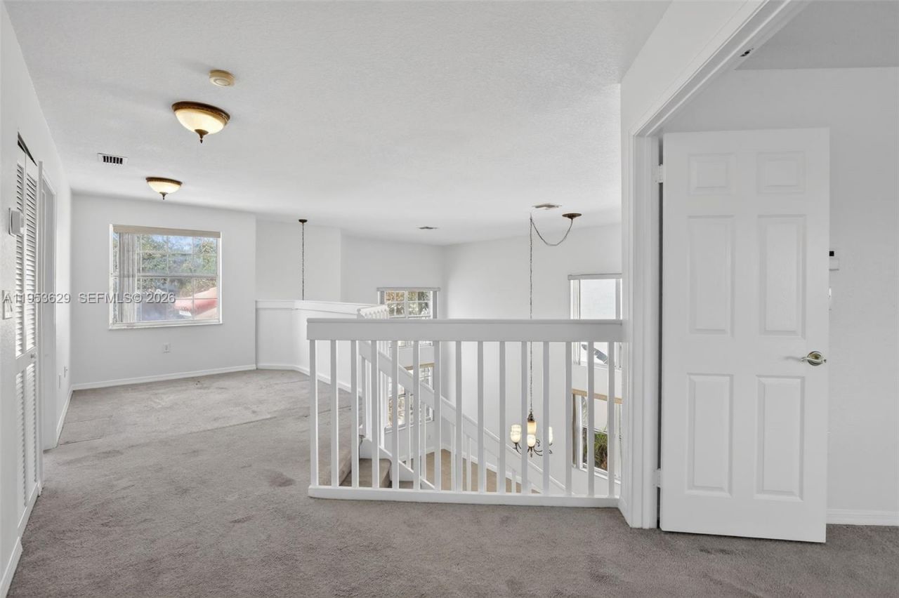 1303 NW 167th Ave, Pembroke Pines, FL 33028 Photo