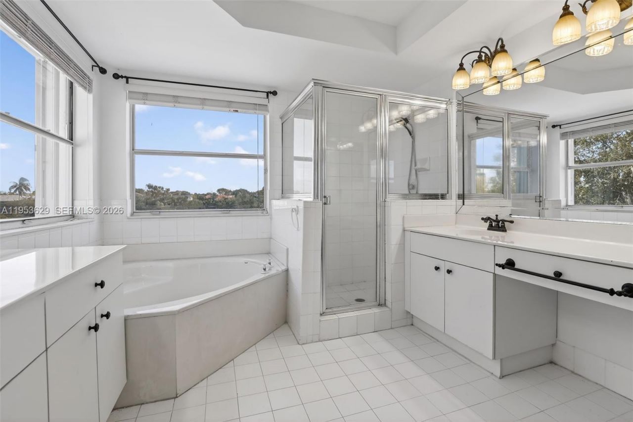 1303 NW 167th Ave, Pembroke Pines, FL 33028 Photo