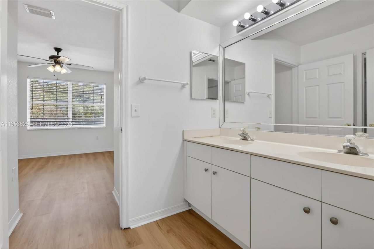 1303 NW 167th Ave, Pembroke Pines, FL 33028 Photo