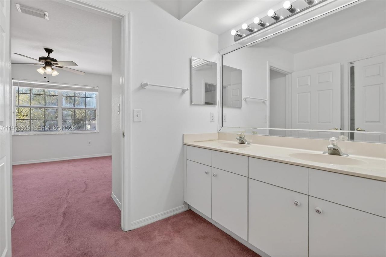 1303 NW 167th Ave, Pembroke Pines, FL 33028 Photo