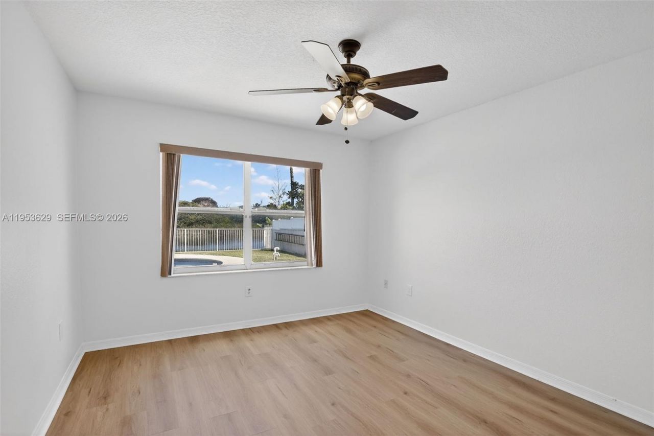 1303 NW 167th Ave, Pembroke Pines, FL 33028 Photo