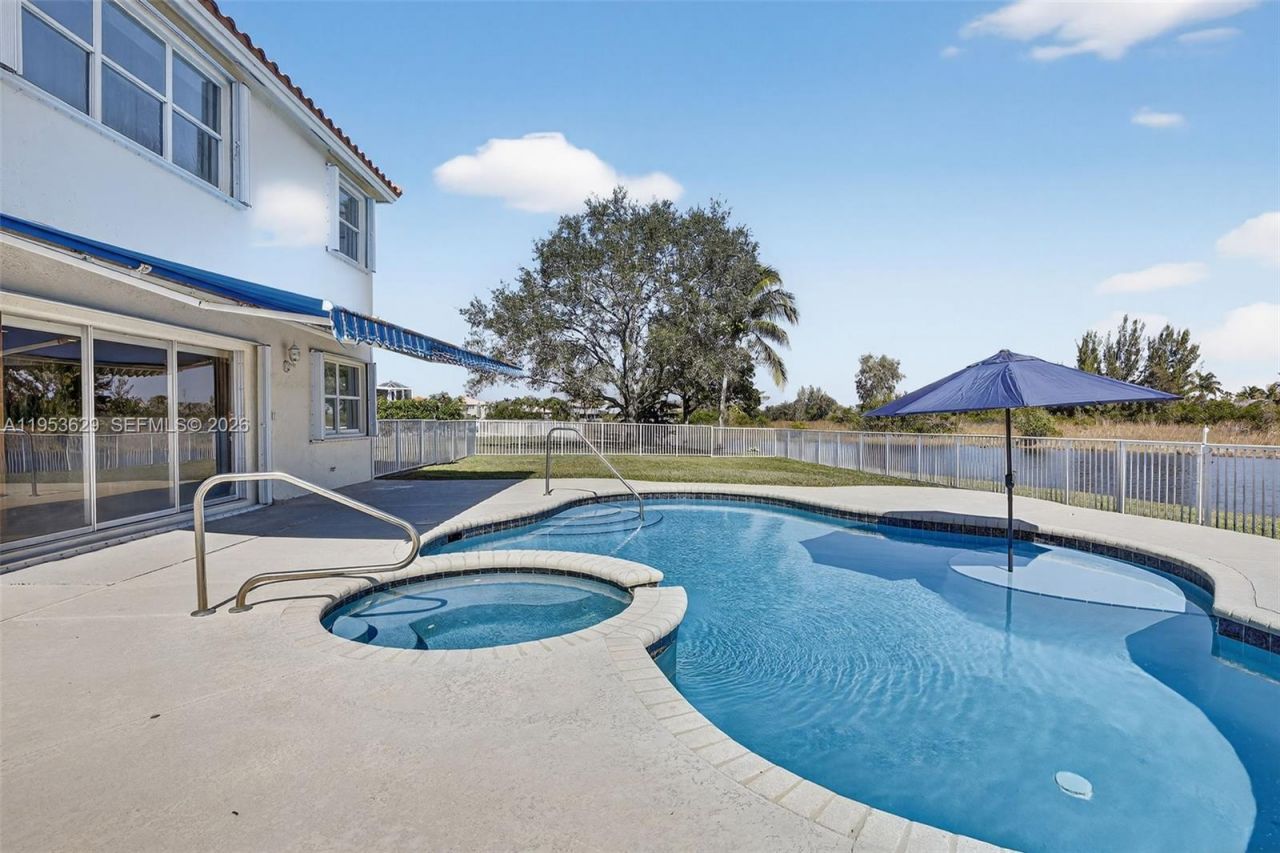 1303 NW 167th Ave, Pembroke Pines, FL 33028 Photo