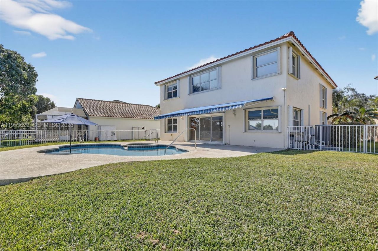 1303 NW 167th Ave, Pembroke Pines, FL 33028 Photo