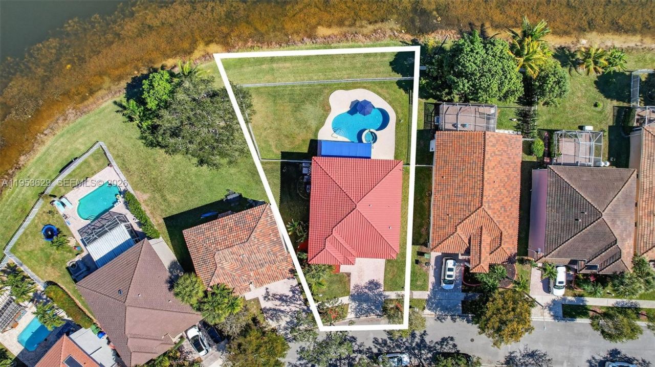 1303 NW 167th Ave, Pembroke Pines, FL 33028 Photo