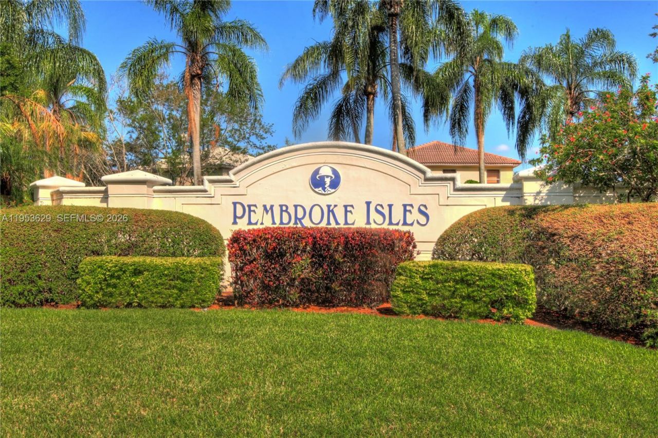 1303 NW 167th Ave, Pembroke Pines, FL 33028 Photo