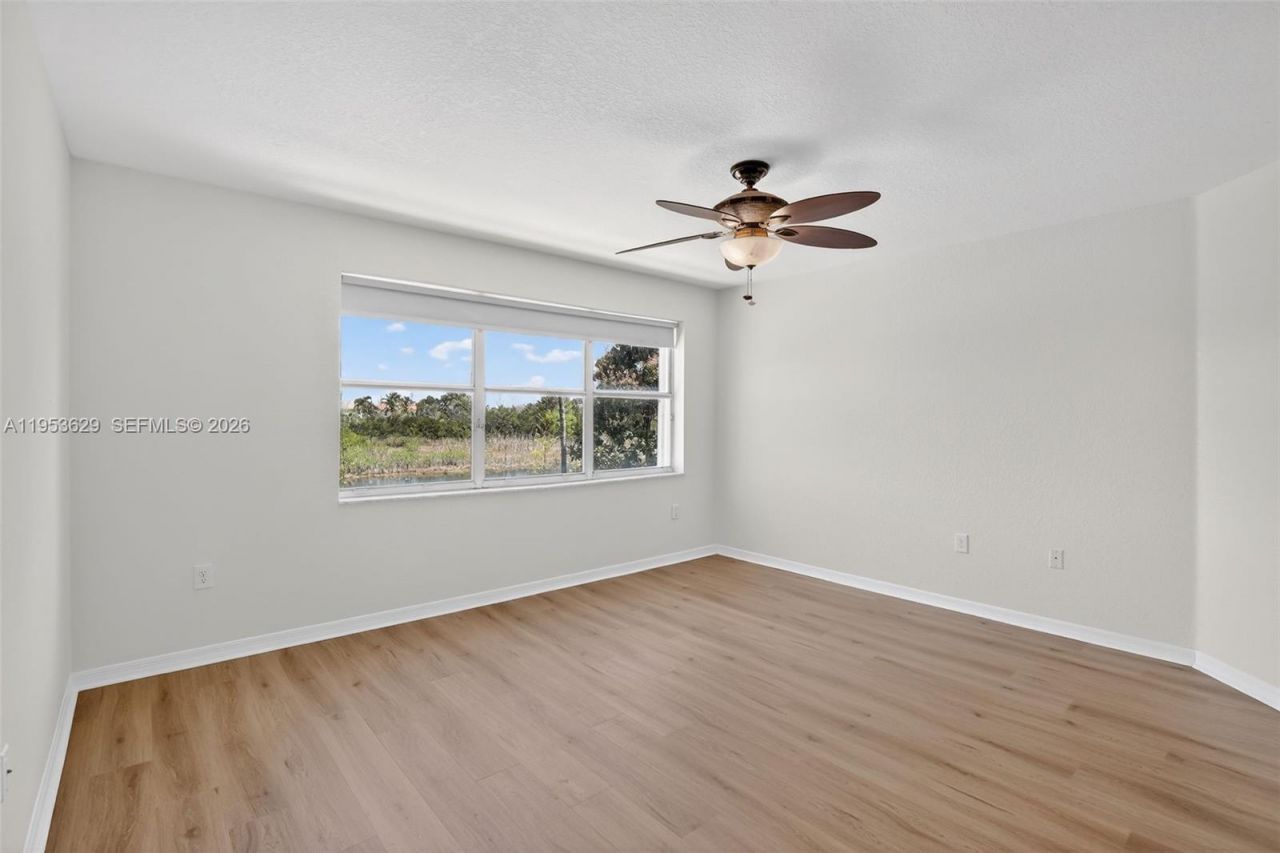 1303 NW 167th Ave, Pembroke Pines, FL 33028 Photo