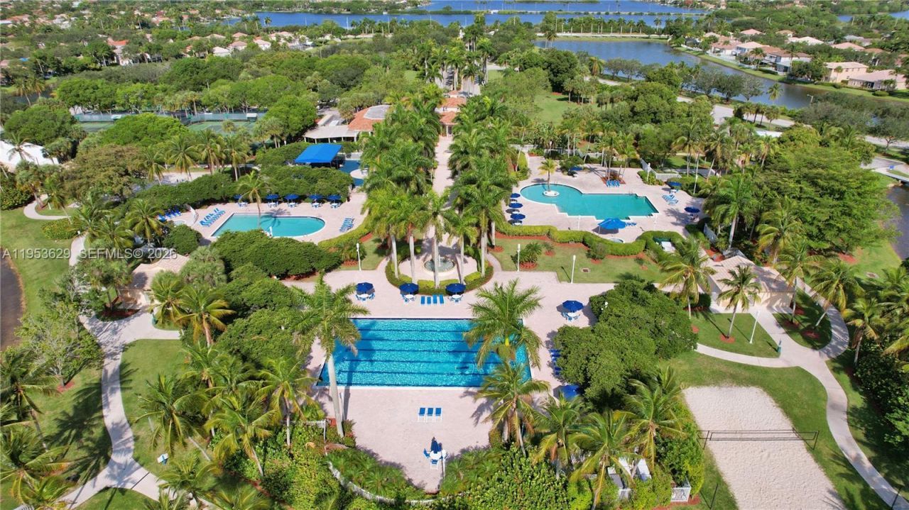 1303 NW 167th Ave, Pembroke Pines, FL 33028 Photo