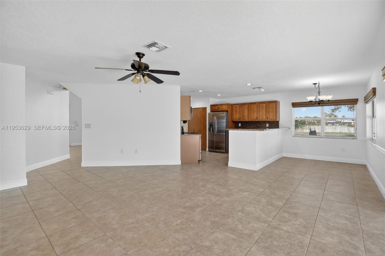 1303 NW 167th Ave, Pembroke Pines, FL 33028 Photo