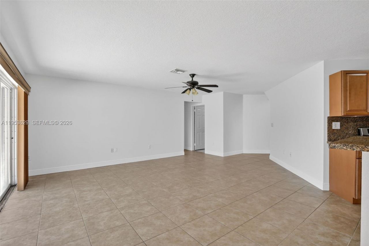 1303 NW 167th Ave, Pembroke Pines, FL 33028 Photo