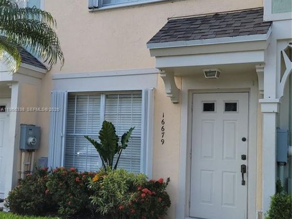 16679 Hemingway Dr , Weston, FL 33326