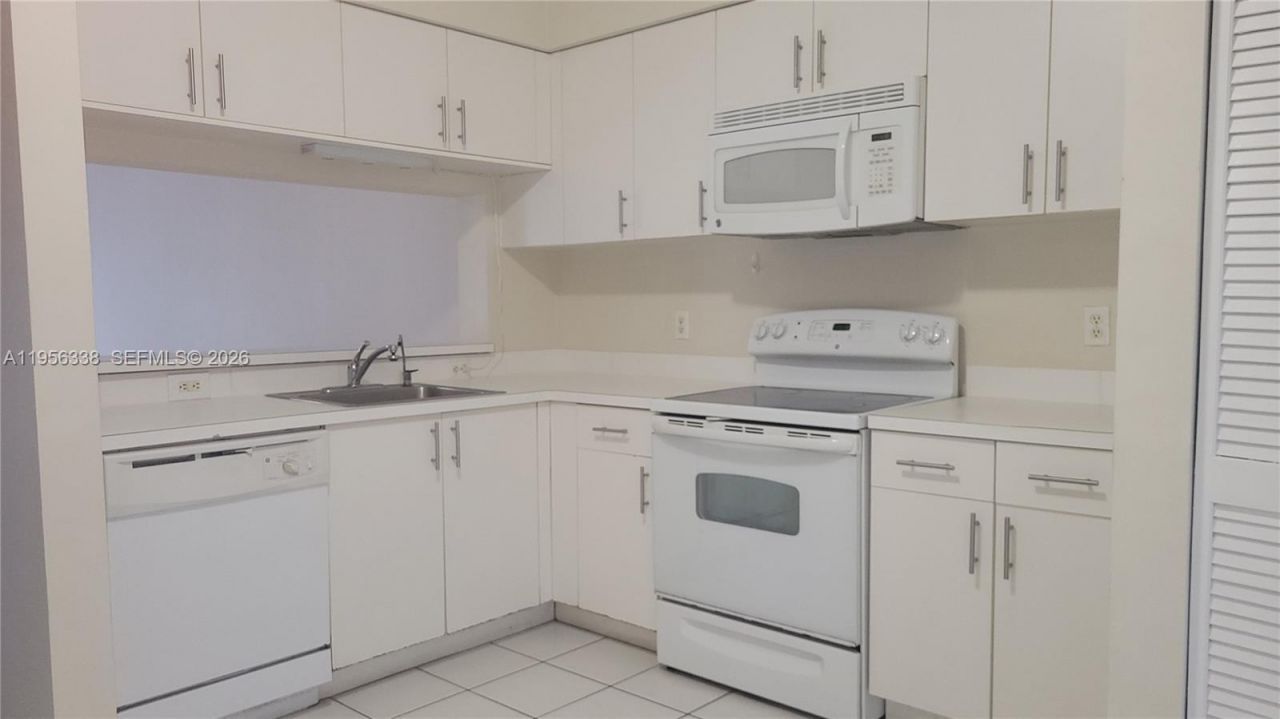 16679 Hemingway Dr , Weston, FL 33326 Photo