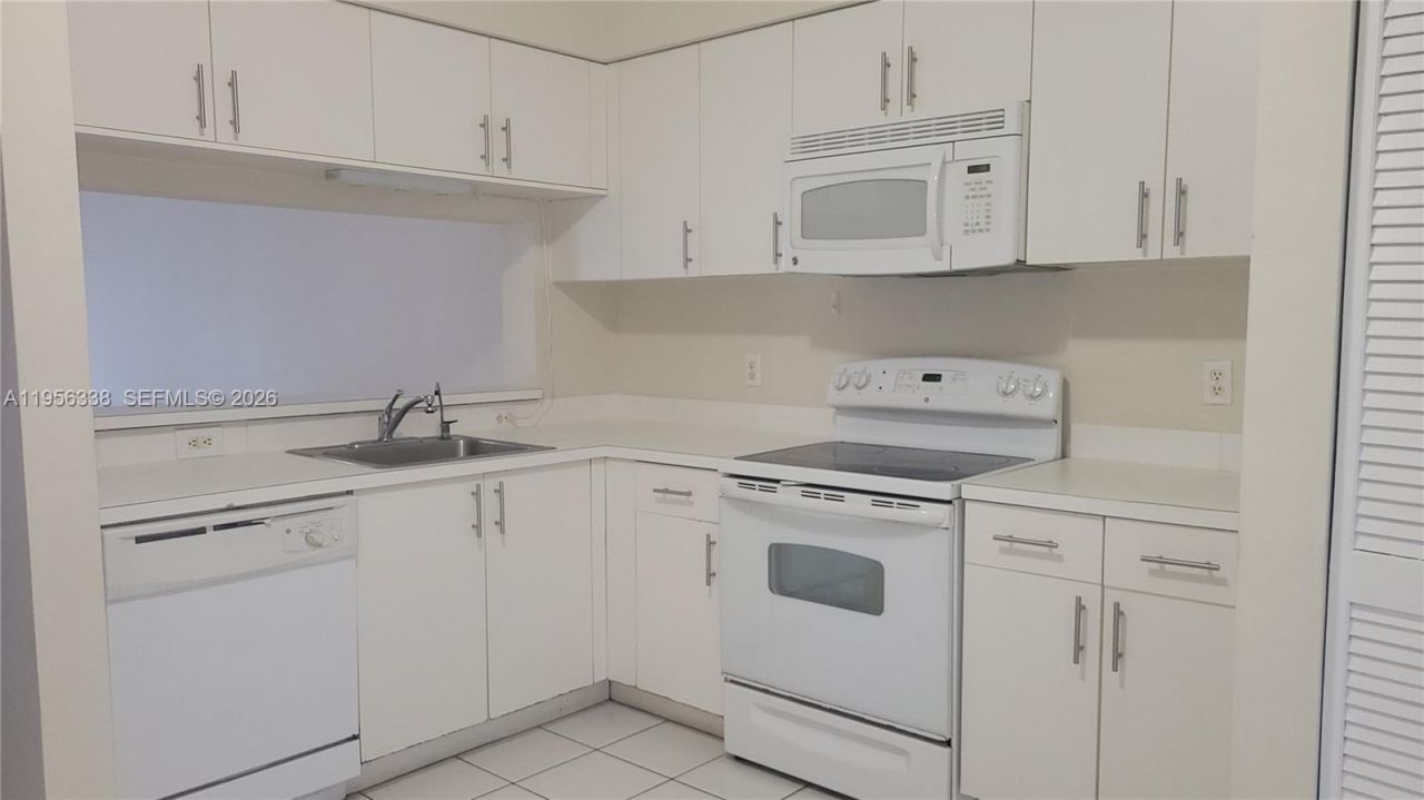 16679 Hemingway Dr , Weston, FL 33326 Photo