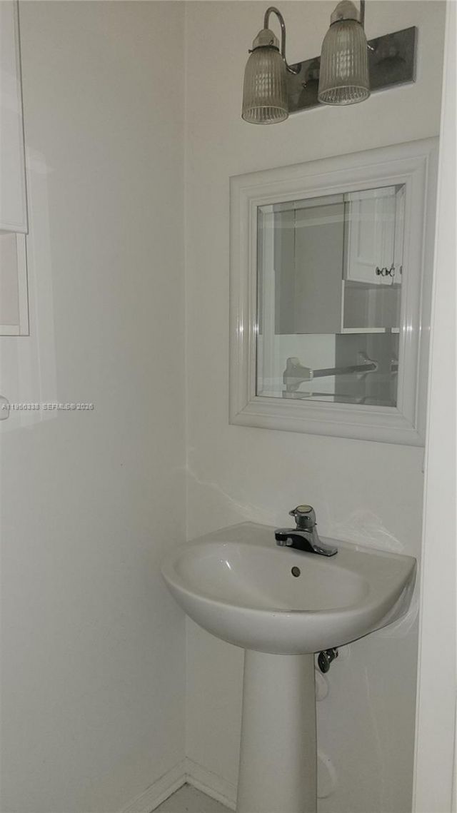 16679 Hemingway Dr , Weston, FL 33326 Photo