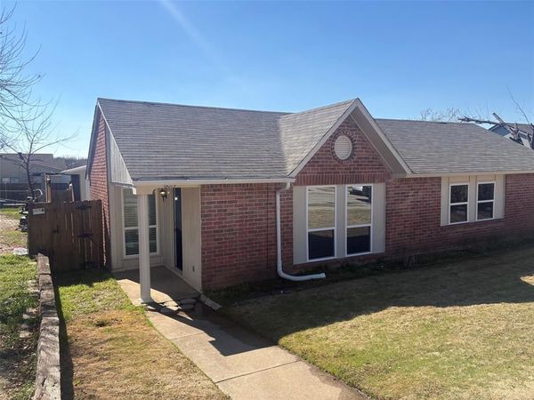 6019 Dooley Drive, The Colony, TX 75056