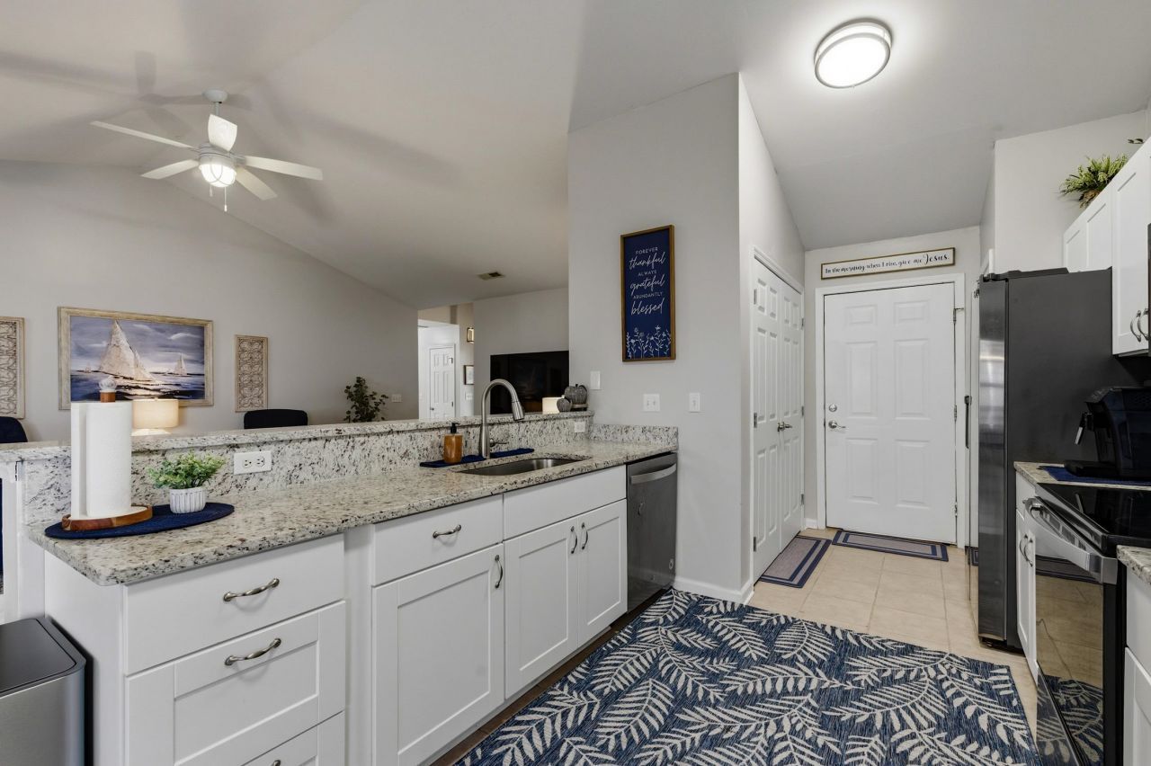 496 Charter Dr. Photo 10