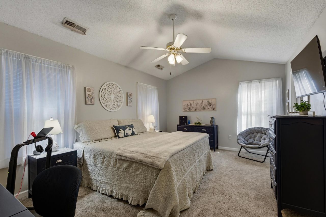 496 Charter Dr. Photo 15