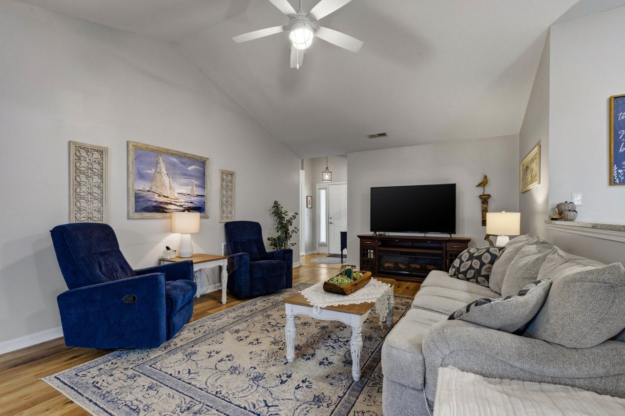 496 Charter Dr. Photo 7