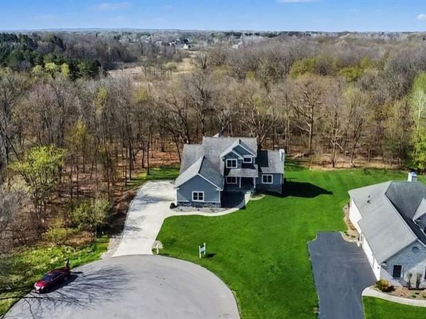 1281 Victoria Lane, Fenton Twp, MI 48430