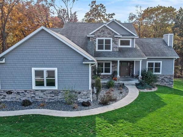 1281 Victoria Lane, Fenton Twp, MI 48430