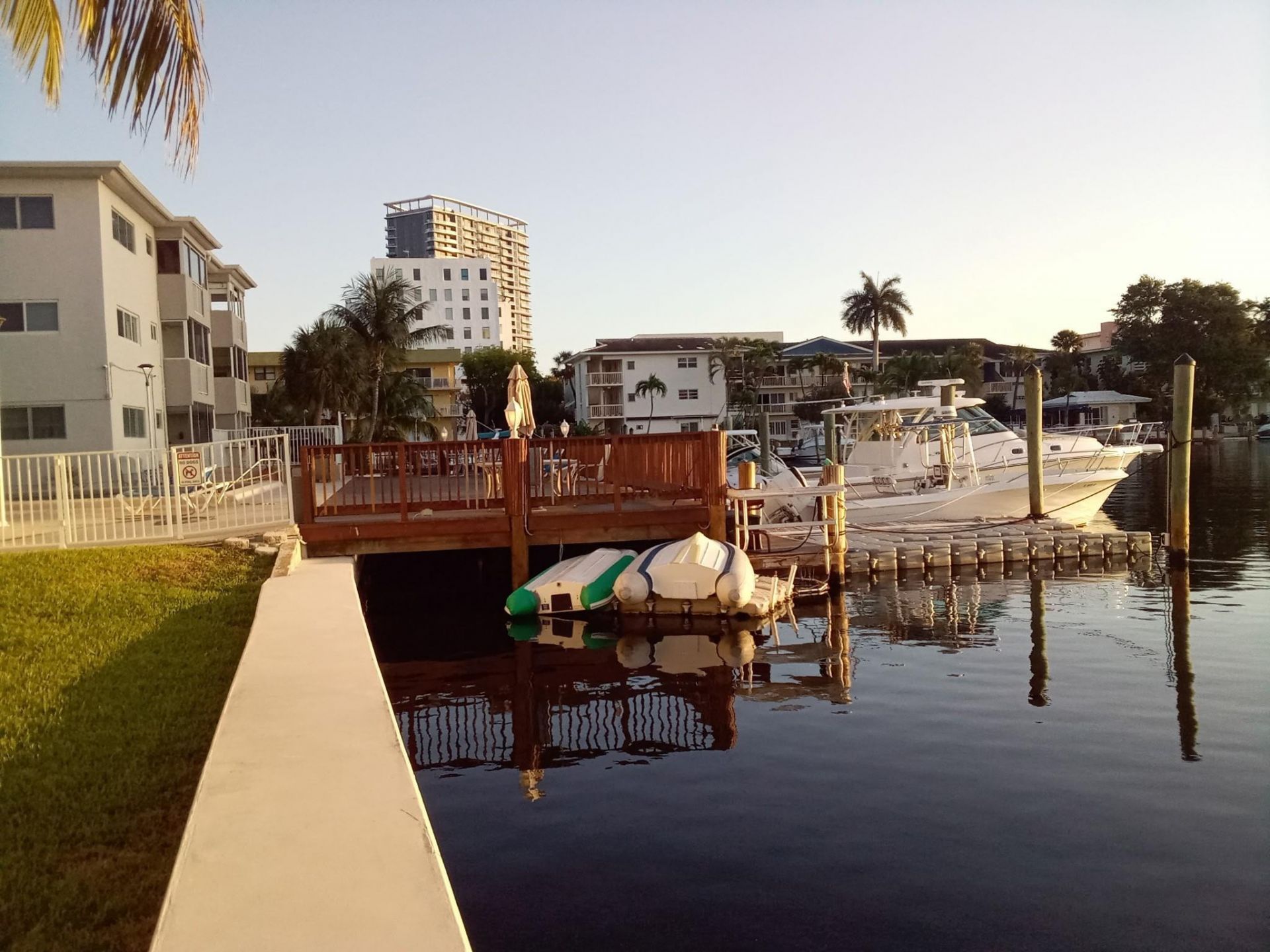 462 Golden Isles Drive, Unit 110, Hallandale Beach, FL 33009 Photo
