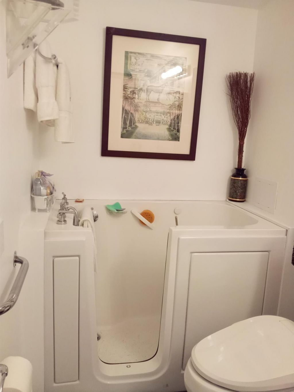 462 Golden Isles Drive, Unit 110, Hallandale Beach, FL 33009 Photo