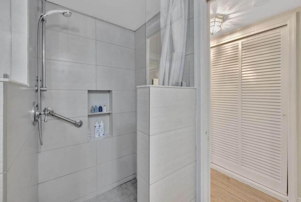 3050 NE 48th Street, Fort Lauderdale, FL 33308 Photo