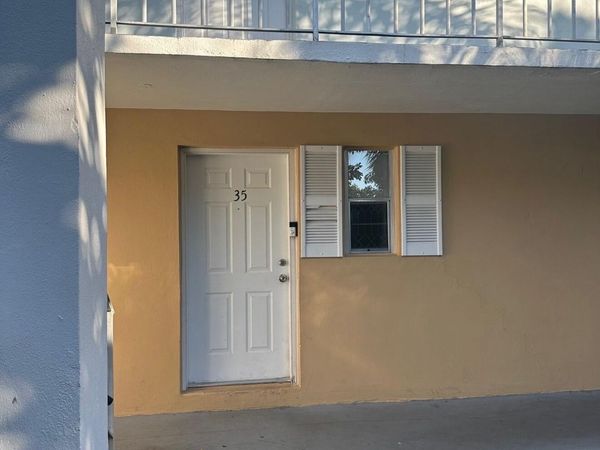 1505 Crescent Circle, Unit C35, Lake Park, FL 33403