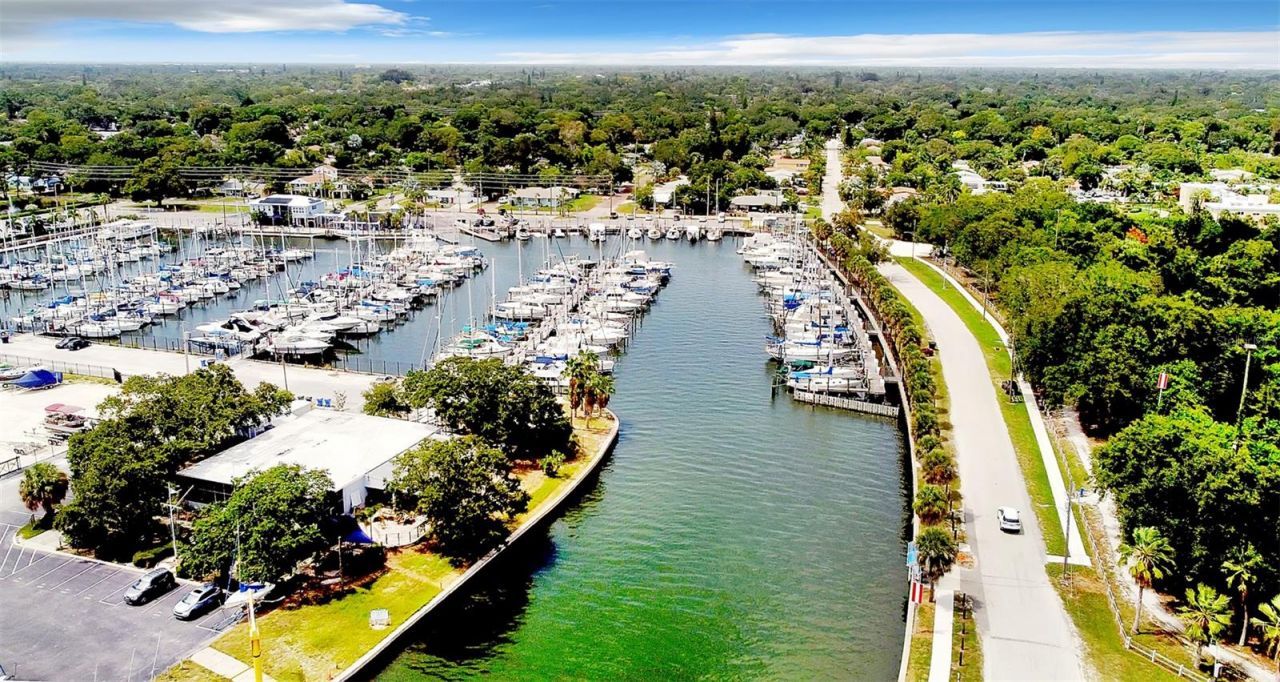 4694 Yarmouth Avenue S, Saint Petersburg, FL 33711 Photo