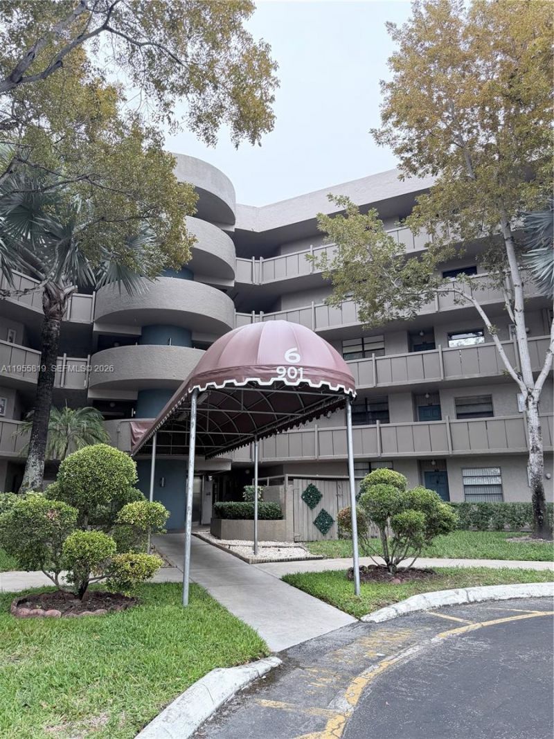 901 Colony Point Cir, Unit 505, Pembroke Pines, FL 33026 Photo