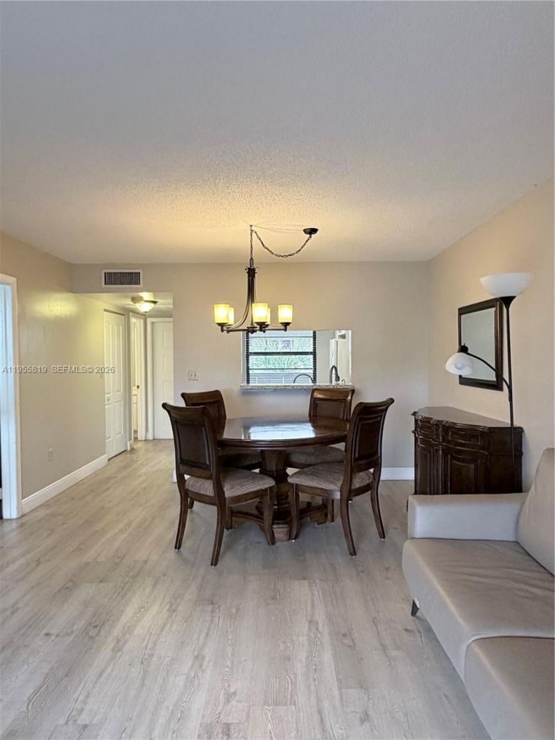 901 Colony Point Cir, Unit 505, Pembroke Pines, FL 33026 Photo