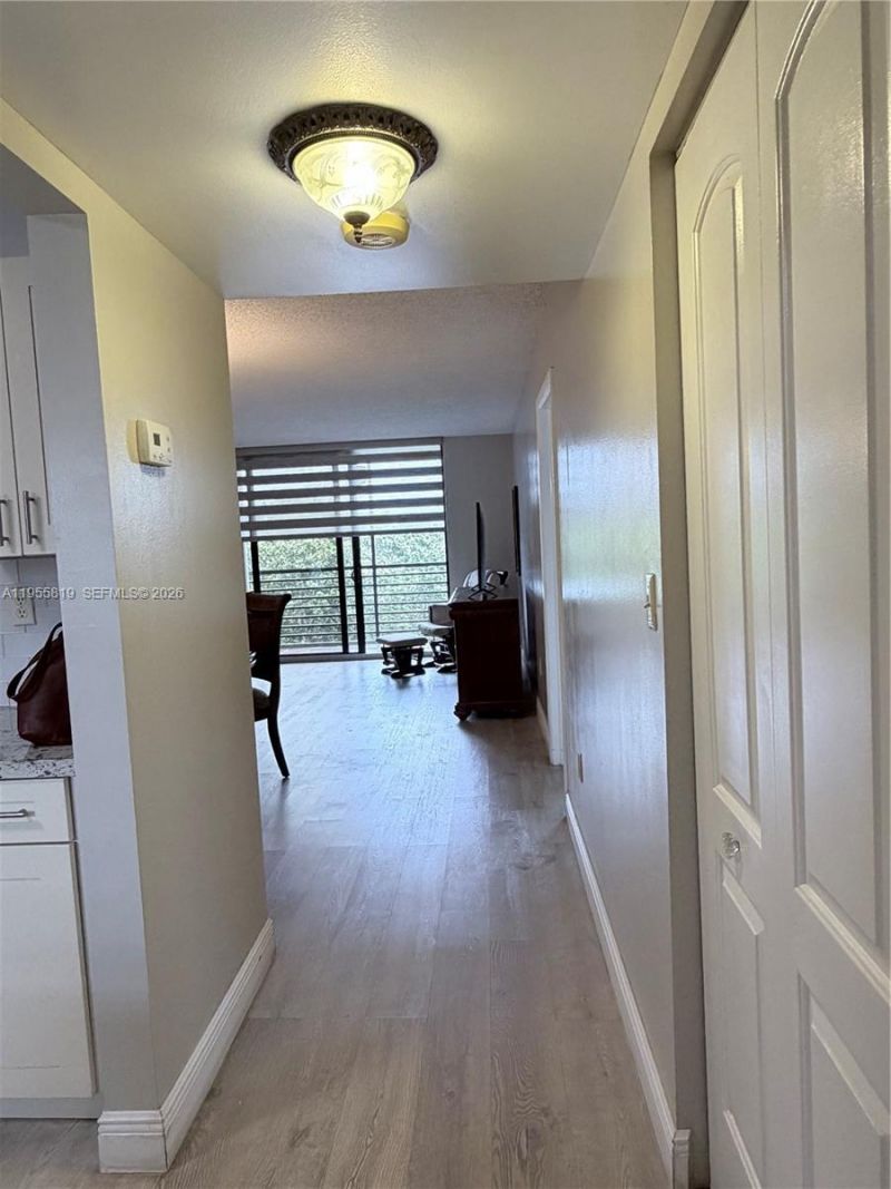 901 Colony Point Cir, Unit 505, Pembroke Pines, FL 33026 Photo