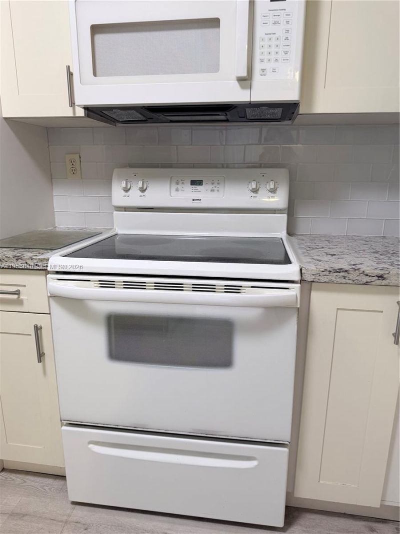 901 Colony Point Cir, Unit 505, Pembroke Pines, FL 33026 Photo