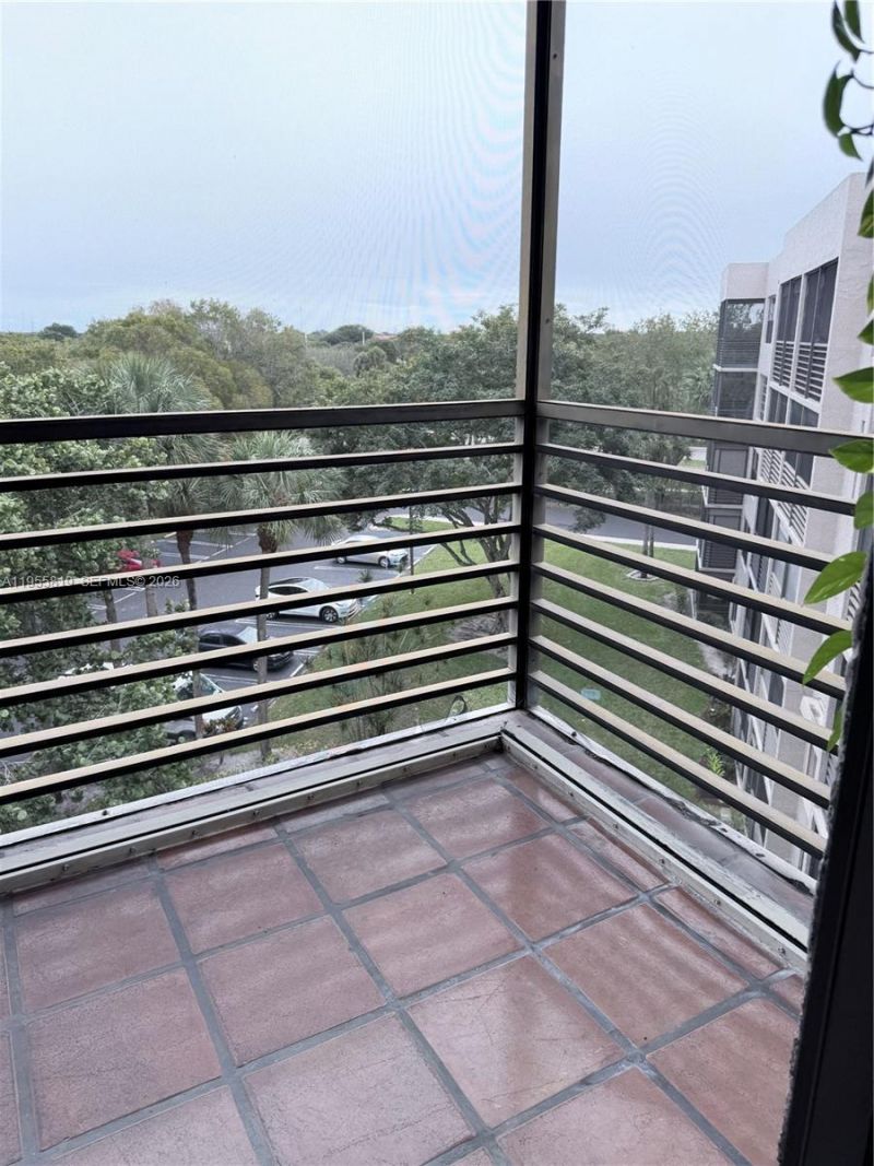 901 Colony Point Cir, Unit 505, Pembroke Pines, FL 33026 Photo