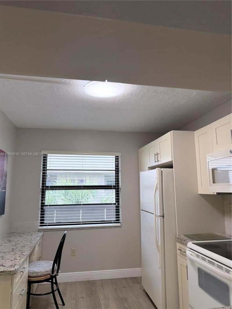 901 Colony Point Cir, Unit 505, Pembroke Pines, FL 33026 Photo