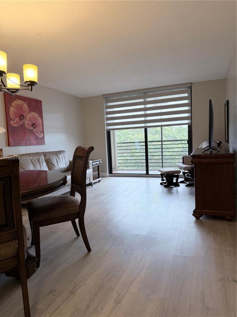 901 Colony Point Cir, Unit 505, Pembroke Pines, FL 33026 Photo