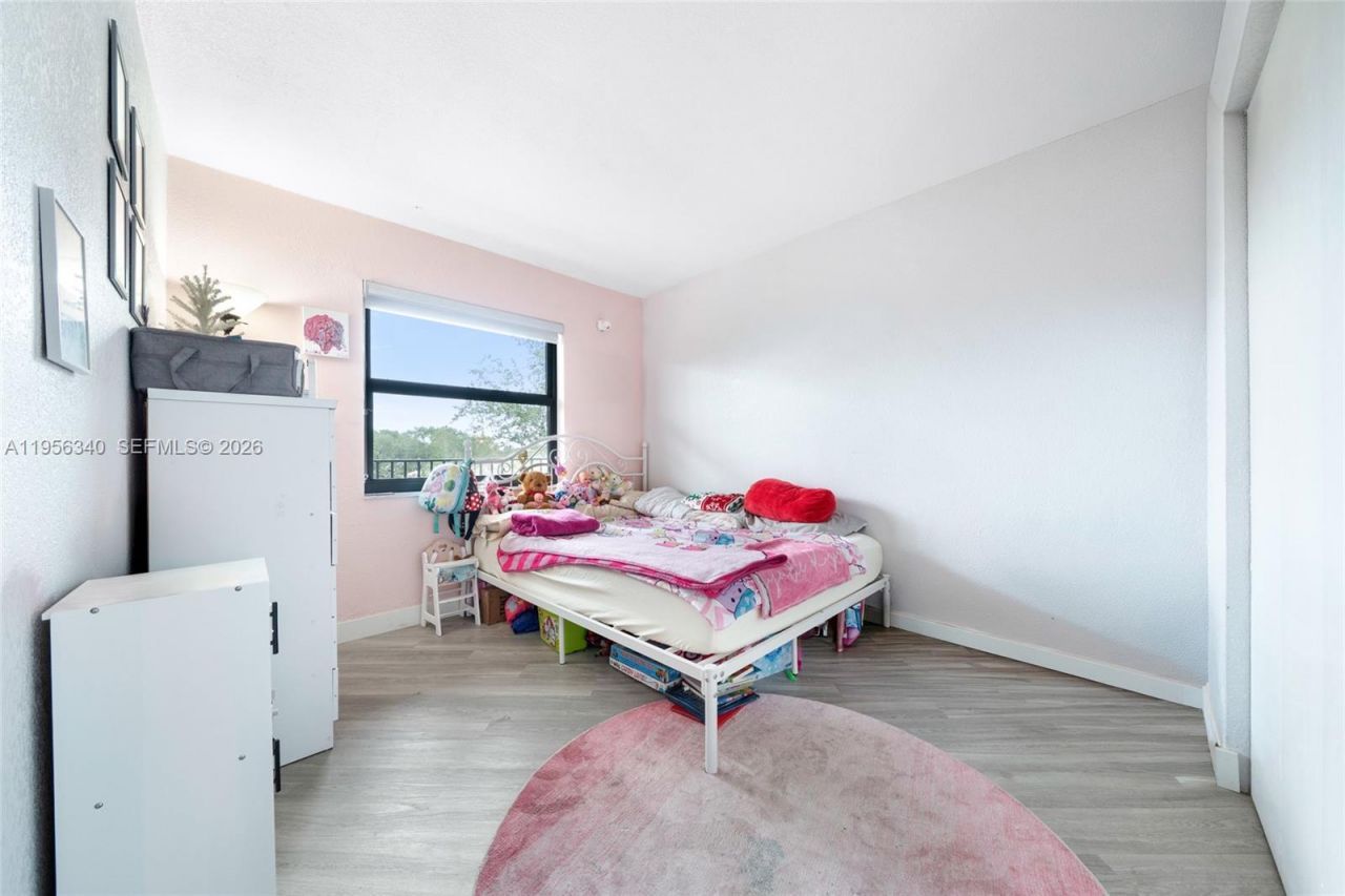 10551 W Broward Blvd , Unit 408, Plantation, FL 33324 Photo