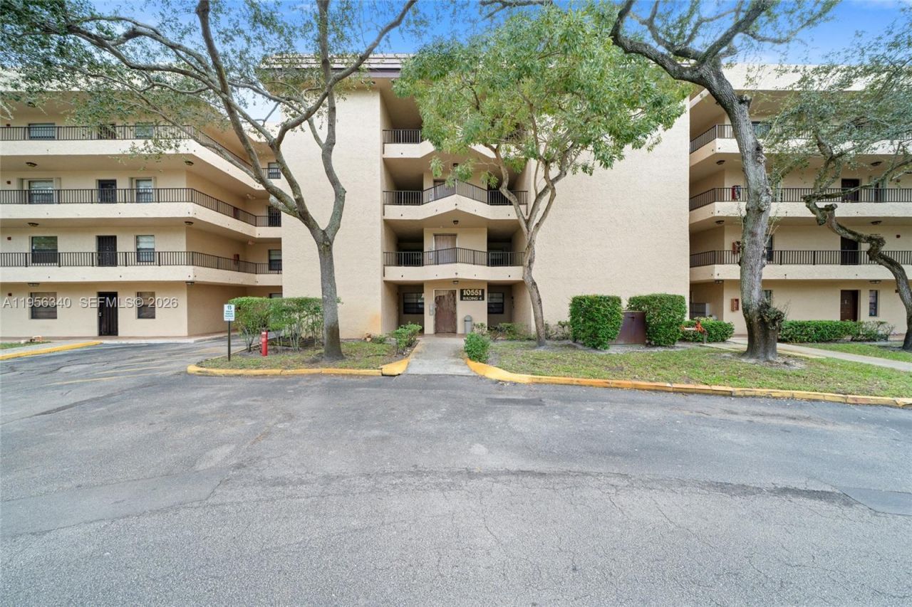 10551 W Broward Blvd , Unit 408, Plantation, FL 33324 Photo