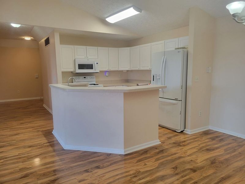 3137 Heron Pointe , Unit 202, Columbus, OH 43231 Photo 13