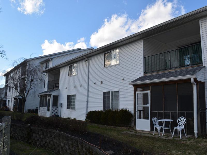 3137 Heron Pointe , Unit 202, Columbus, OH 43231 Photo 3